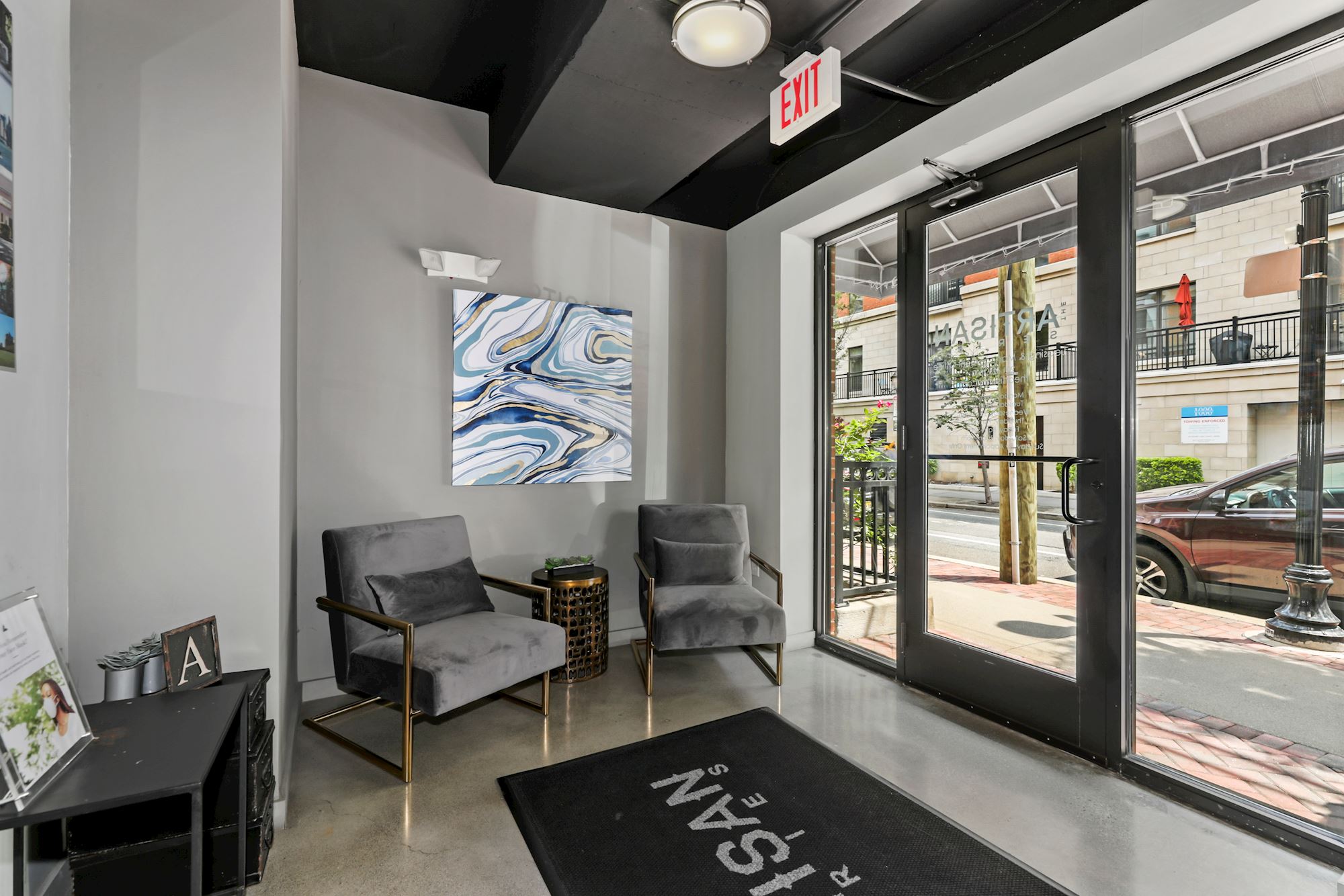 A leasing office that's ready to welcome you home